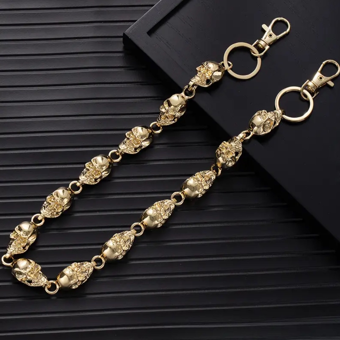 Skulls Chains